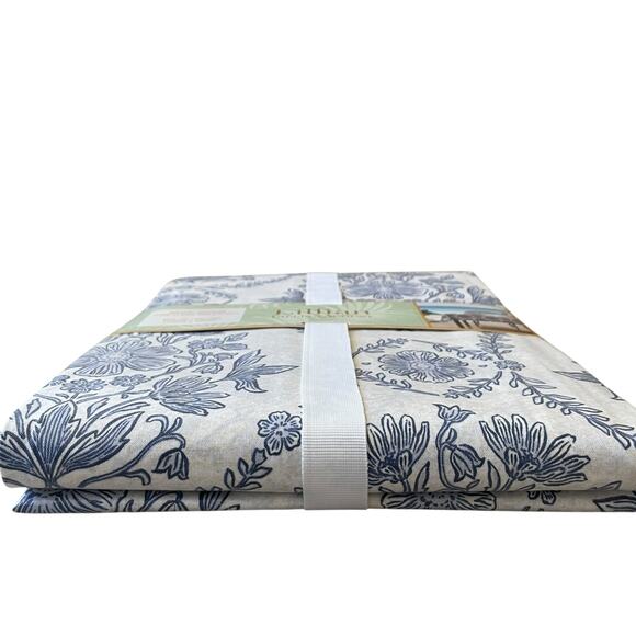 Lillian August Floral Easy Care Indoor Outdoor Tablecloth 60x120 Blue White NEW - Picture 13 of 15